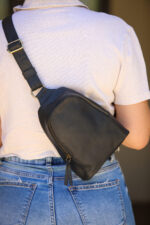 Cross Body Leather Bag 23cm x 18cm x 7cm - Image 4